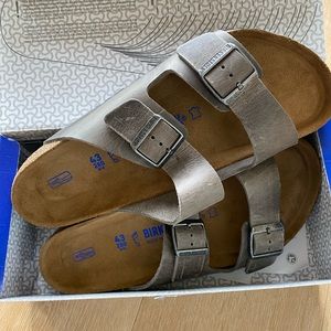 Brand new Birkenstock Leather Arizona Sandal in Color Iron (never worn!!)
